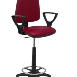 Taburete Piqueras y Crespo Ayna Brazos Fijos Ergonomico Mecanismo de Contacto Permanente Regulable en Altura y Aro Reposapies Asiento y Respaldo Tapizados Similpiel Granate Moderno